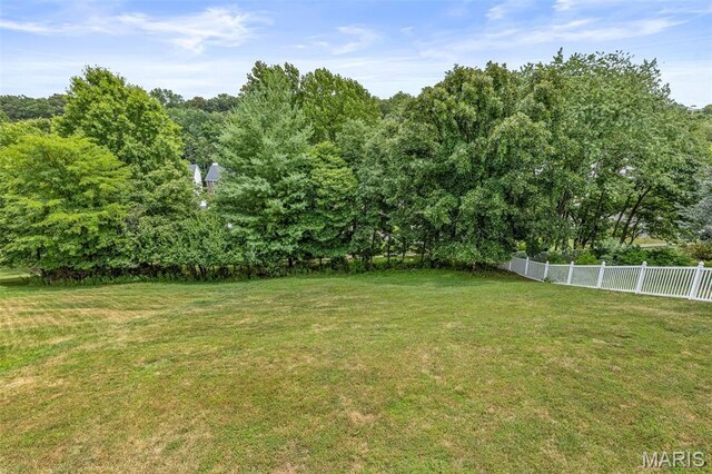 1519 Ivy Chase Ln, Fenton, MO 63026
