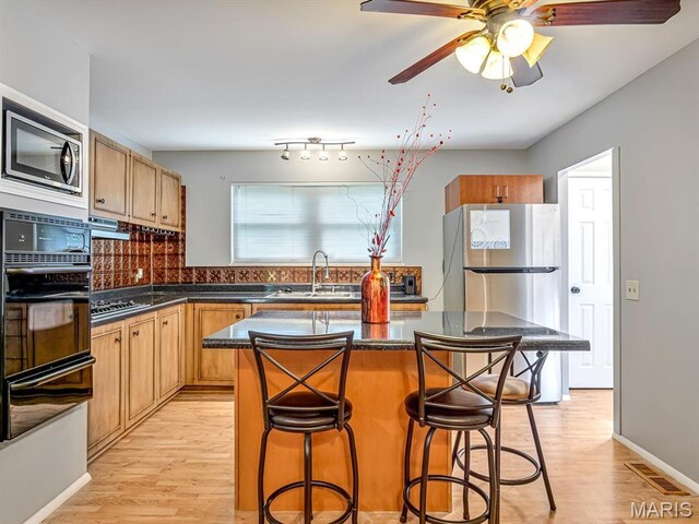 2810 Devonshire Dr, Florissant, MO 63033