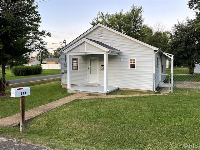 211 N Davis St, Cuba, MO 65453 - view of front of house
