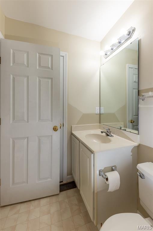 602 Whispering Willows Ct, Ballwin, MO 63021 - half bath featuring toilet and vanity