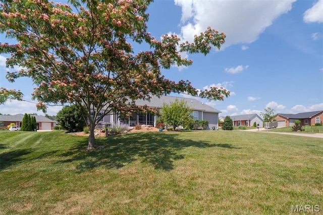 126 Maxwell Dr, Columbia, IL 62236 - view of front of home with a front lawn and a residential view