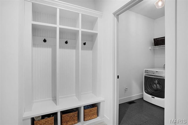 2803 Poolbrook Way, Washington, MO 63090 - mudroom featuring washer / clothes dryer and baseboards