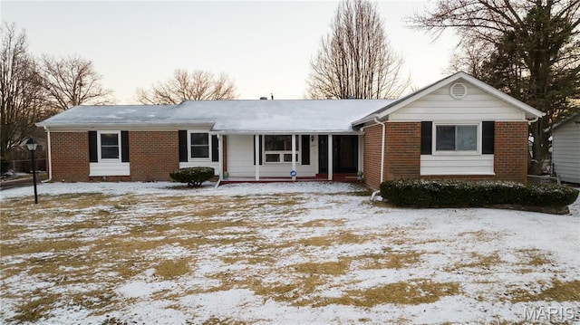 2480 Cambridge Dr, Florissant, MO 63033 - ranch-style home featuring brick siding