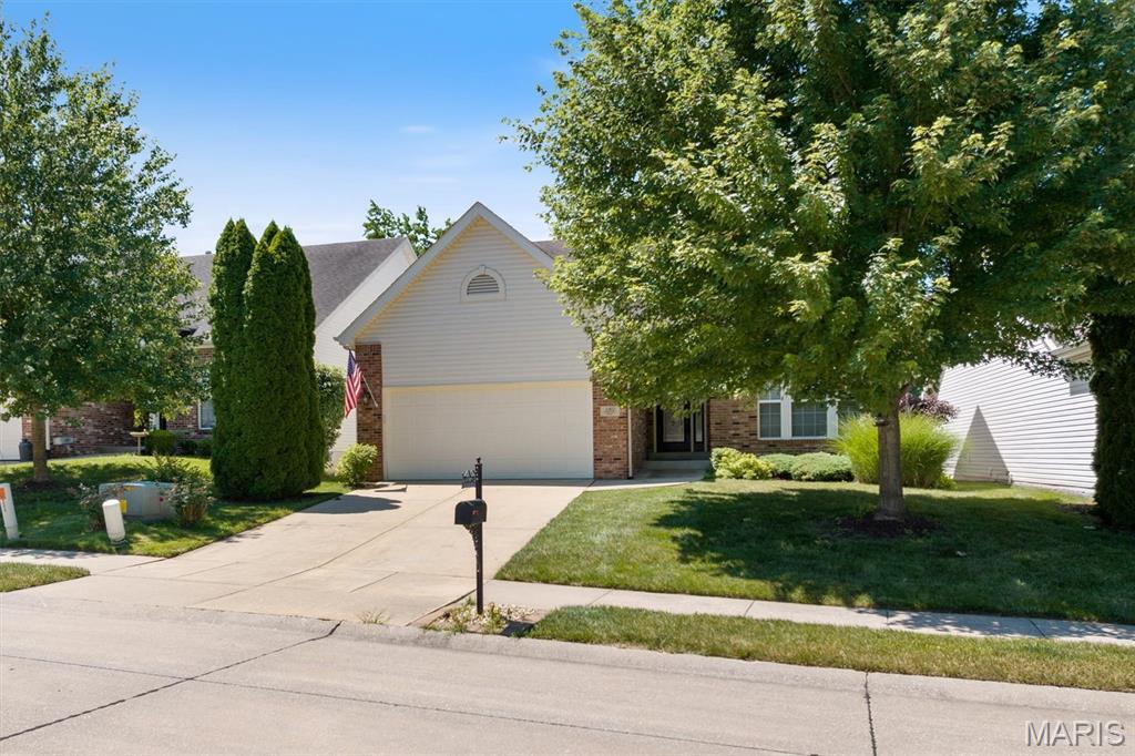 2412 Fourlakes Dr, Belleville, IL 62220 - photo 1