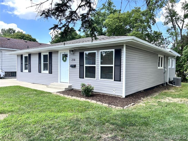 218 Mill St, Bethalto, IL 62010 - view of front facade featuring a front yard