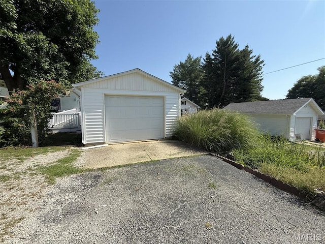 1220 W Edwards St, Vandalia, IL 62471 - detached garage featuring driveway
