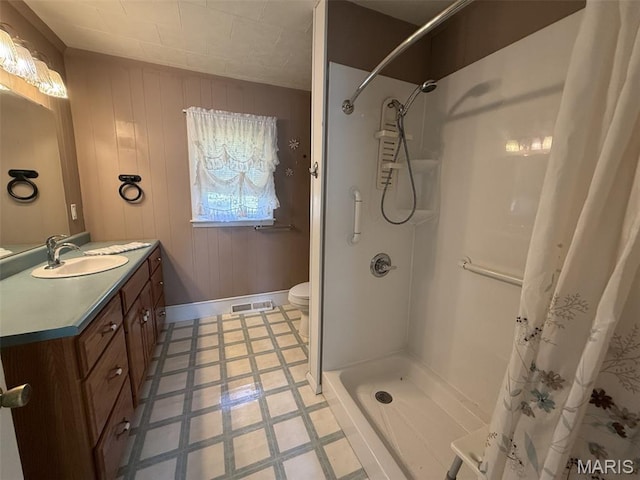 1220 W Edwards St, Vandalia, IL 62471 - bathroom featuring vanity and a shower with shower curtain