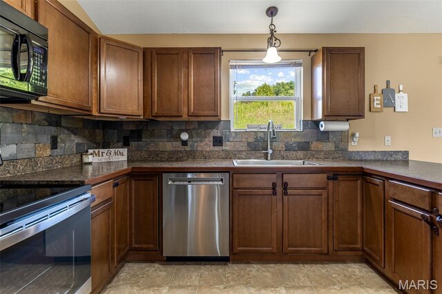112 Killarney Ct, Barnhart, MO 63012