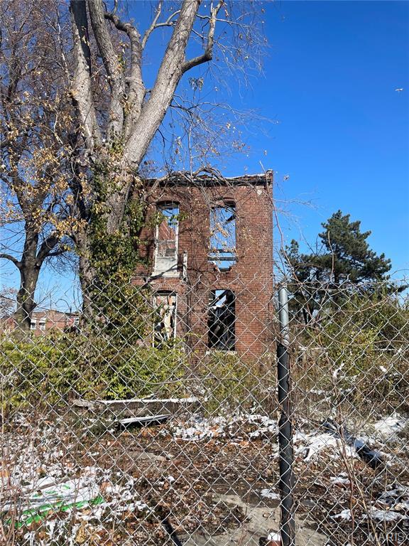 3010 Lee Ave, Saint Louis, MO 63107 - photo 1