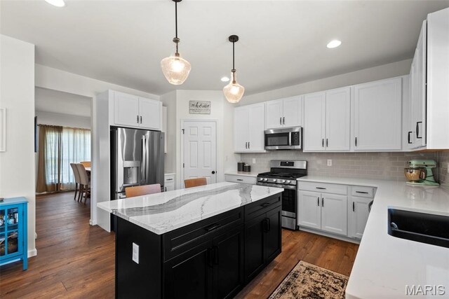 201 Lakeview Farms Dr, Saint Charles, MO 63304