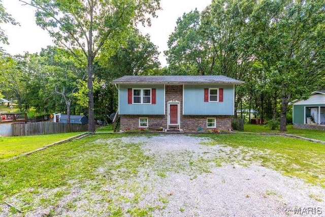 916 Kansas St, Mountain View, MO 65548 - view of split foyer home