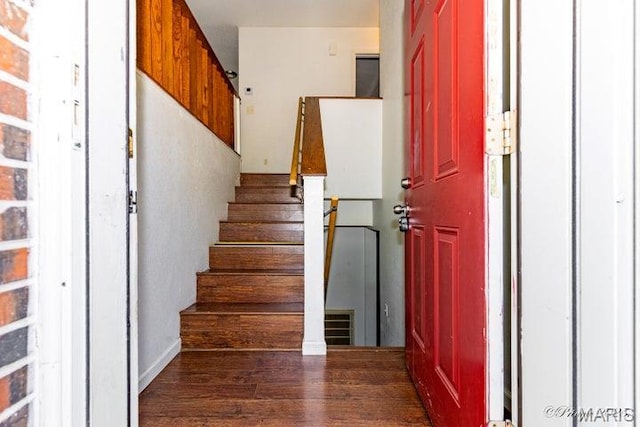 916 Kansas St, Mountain View, MO 65548 - stairway featuring wood finished floors