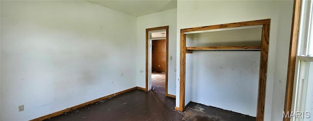 718 2nd St W, Scott City, MO 63780 - unfurnished bedroom with a closet and baseboards