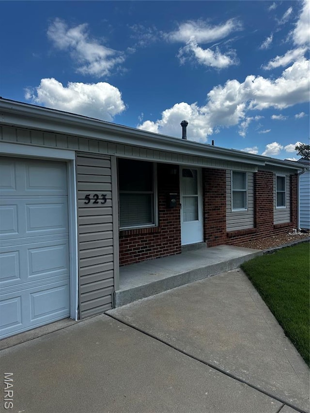 523 Foxtrail Dr, Hazelwood, MO 63042 - photo 2