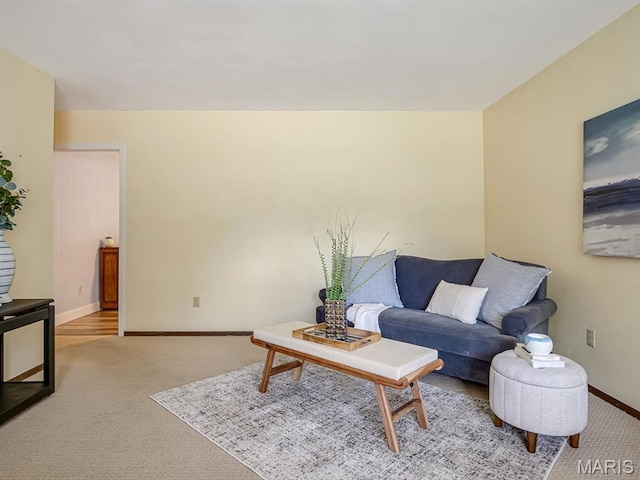 1471 Ladd Ave, Edwardsville, IL 62025 - carpeted living room with baseboards