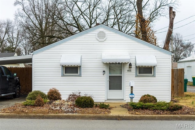 601 E Jefferson St, Ofallon, IL 62269 - bungalow with a carport