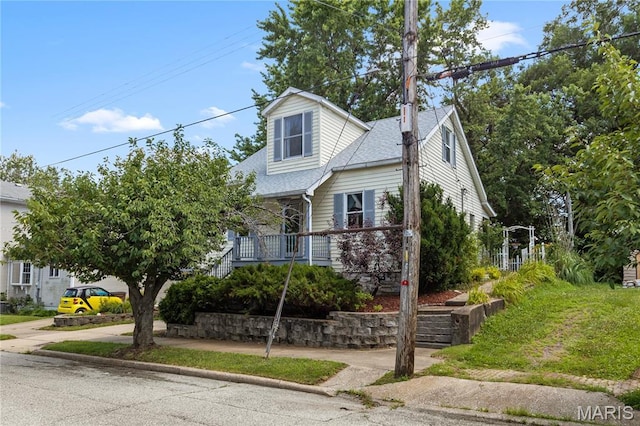 549 E 9th St, Alton, IL 62002 - view of front of house with a shingled roof