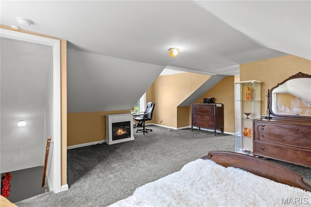 549 E 9th St, Alton, IL 62002 - carpeted bedroom with lofted ceiling