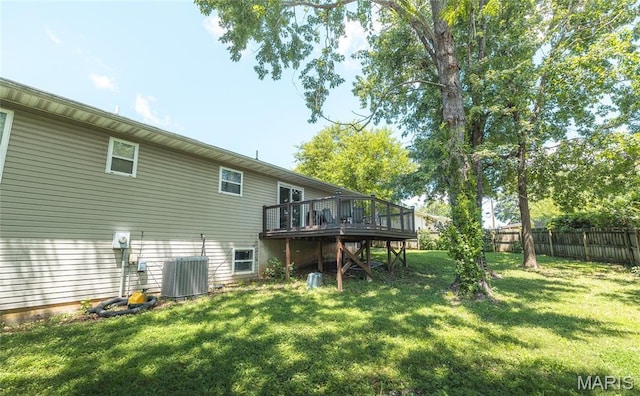 305 Pine Tree Rd, Rolla, MO 65401 - back of property with a deck