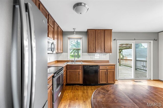 9086 Radiom Dr, Affton, MO 63123
