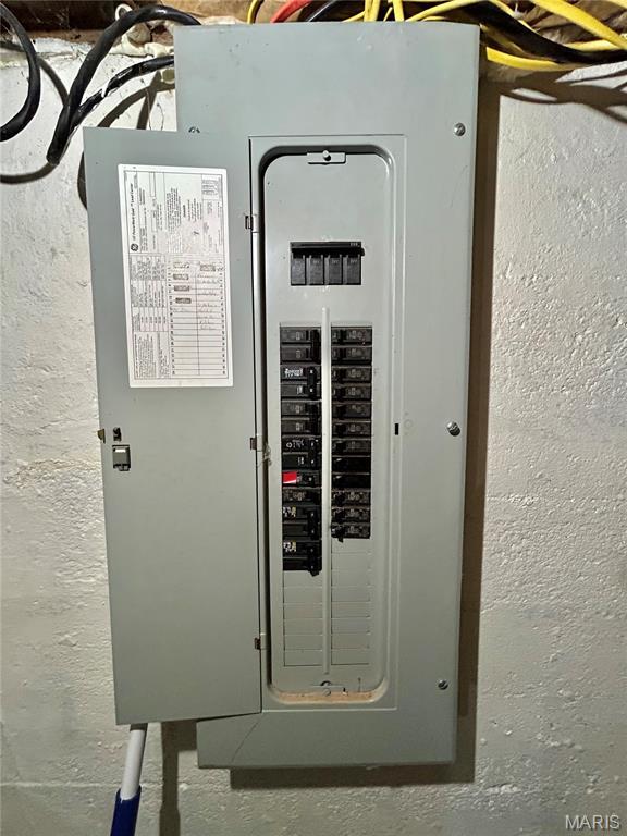 1409 S Washington St, Salem, MO 65560 - utilities with electric panel