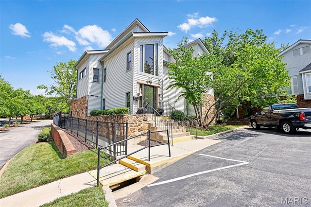 1033 Wilton Royal Dr Unit 206, Creve Coeur, MO 63146