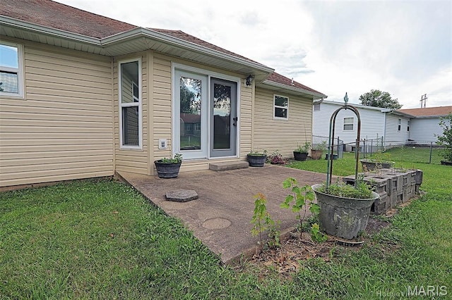 643 Woodgate St, Farmington, MO 63640 - back of property featuring a patio area