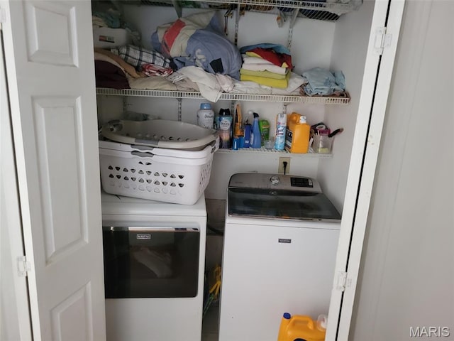 3761 Finney Ave, Saint Louis, MO 63113 - washroom with separate washer and dryer