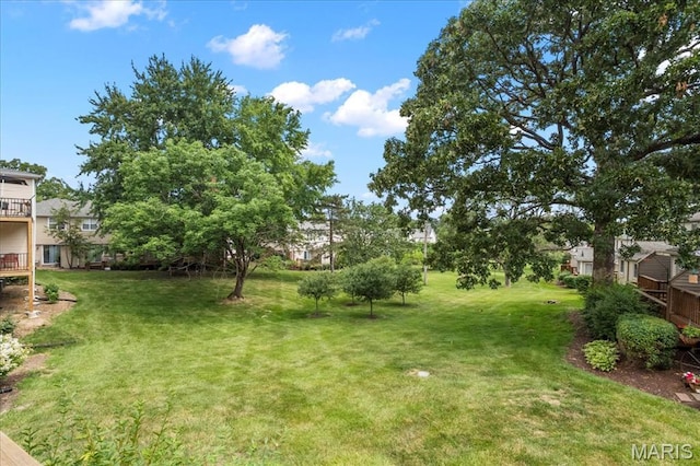 9053 W Swan Cir, Brentwood, MO 63144 - view of grassy yard