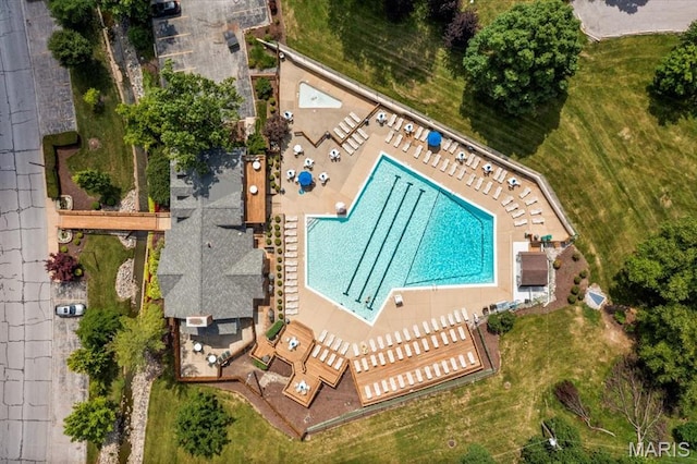9053 W Swan Cir, Brentwood, MO 63144 - aerial view of a pool