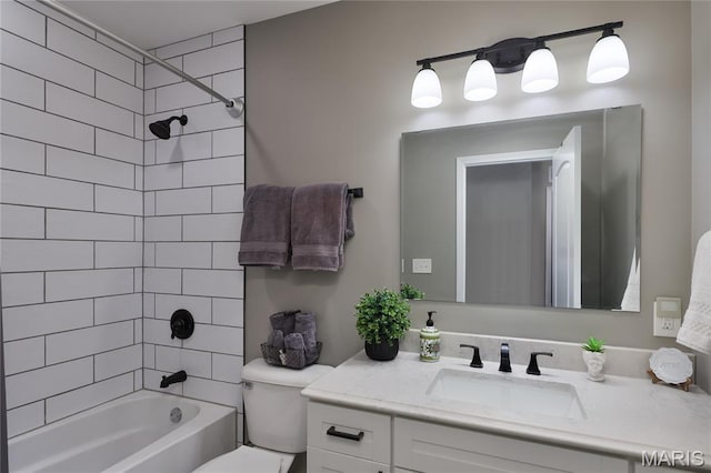 728 Yale Ave, Saint Louis, MO 63130 - full bathroom featuring vanity and shower / bath combination