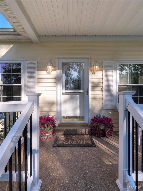 394 Sunset Echo Rd, Union, MO 63084 - entrance to property featuring a porch