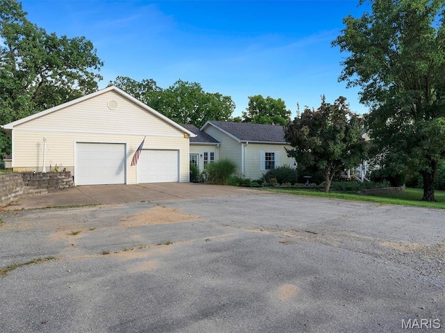 394 Sunset Echo Rd, Union, MO 63084 - single story home featuring a garage