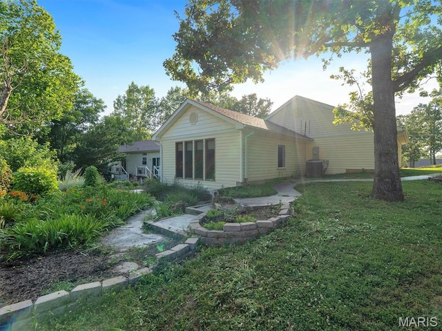 394 Sunset Echo Rd, Union, MO 63084 - back of property featuring a yard