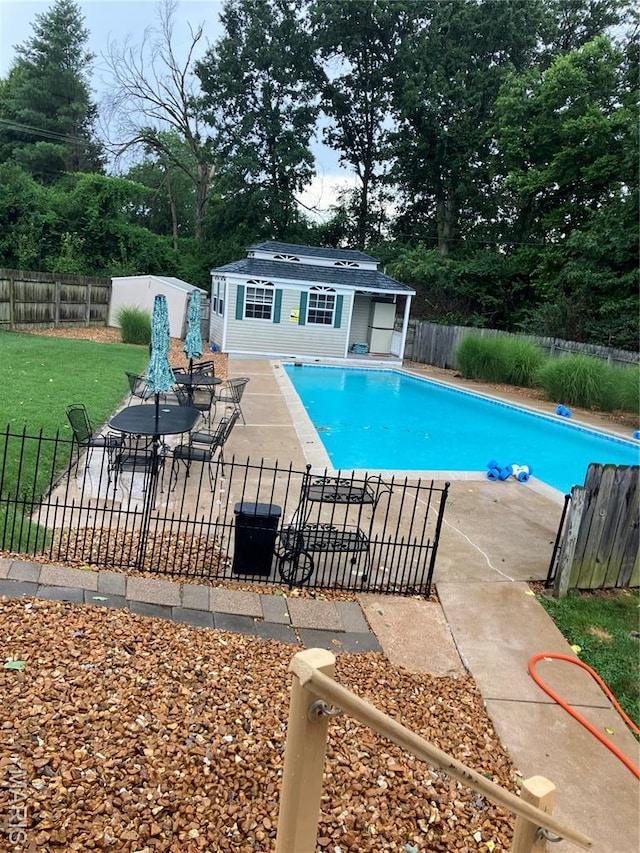 9836 Sundown Sq, Creve Coeur, MO 63141
