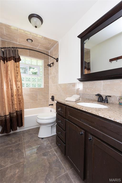 9836 Sundown Sq, Creve Coeur, MO 63141