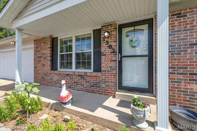 2302 Crystal Wood Dr, Arnold, MO 63010