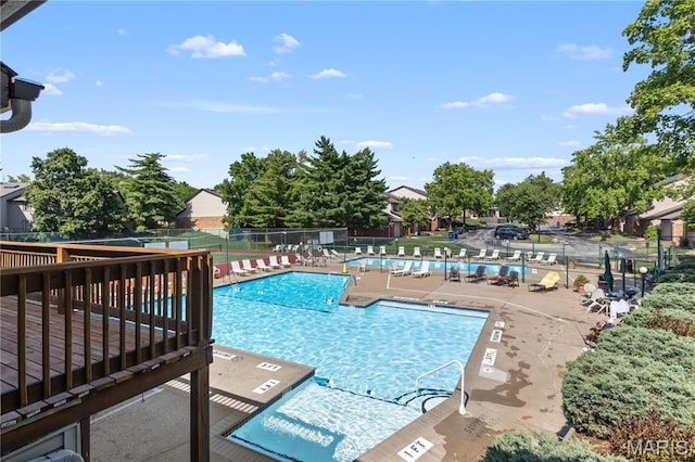 11724 Russet Meadow Dr, Creve Coeur Township, MO 63146 - community pool with a patio