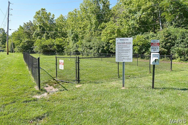 27 Kassebaum Ln Unit 302, Mehlville, MO 63129 - view of yard