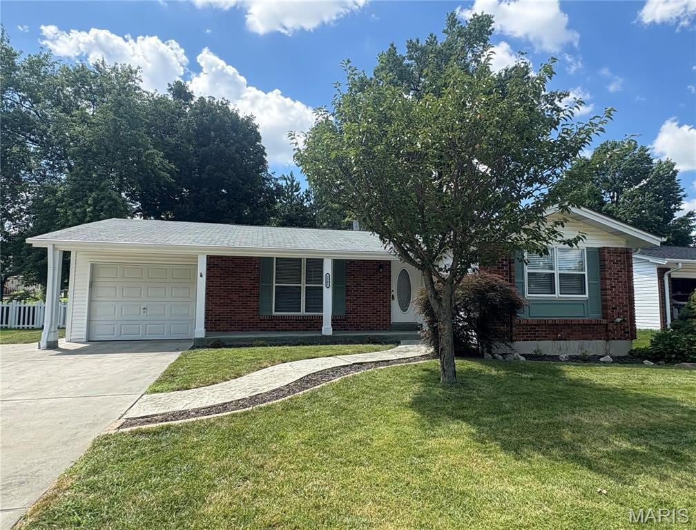 2361 Wesbriar Ct, Maryland Heights, MO 63043 - photo 1