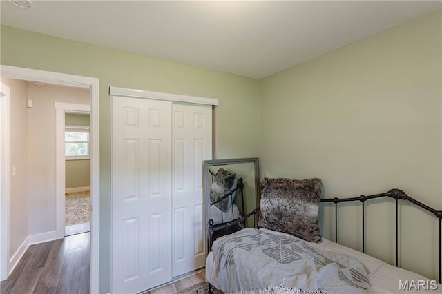 3712 Gail Dr, Imperial, MO 63052 - bedroom featuring wood finished floors and a closet