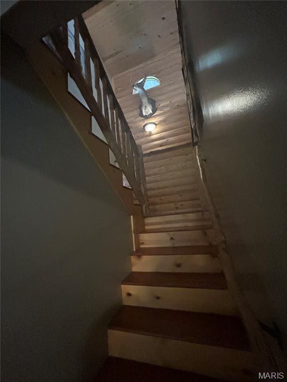 5156 Mccallister Rd, Gerald, MO 63037 - view of stairs