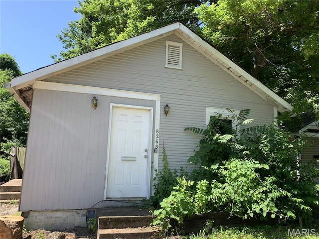 8268 Brenner Ave, Saint Louis, MO 63114 - view of front of house