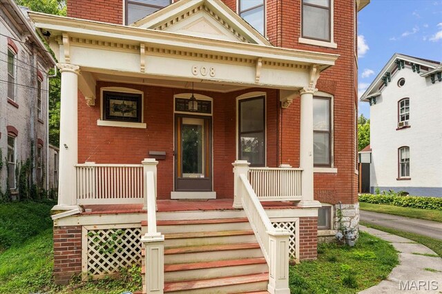 608 E Washington St, Belleville, IL 62220