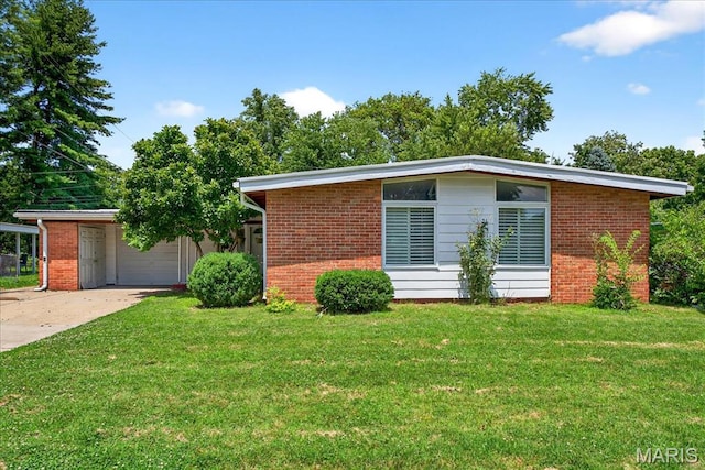 2765 Holiday Hill Dr, Florissant, MO 63033 - photo 1
