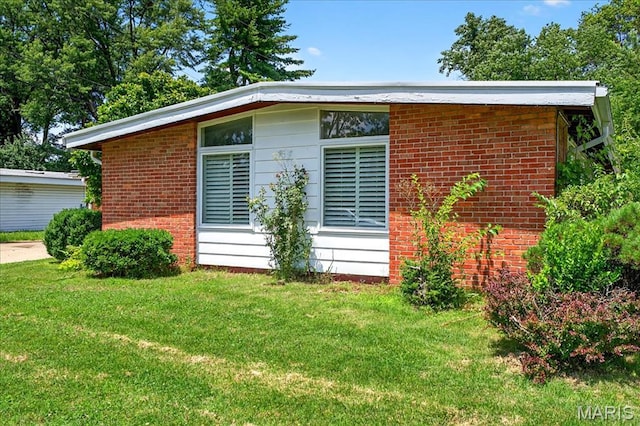 2765 Holiday Hill Dr, Florissant, MO 63033 - photo 2