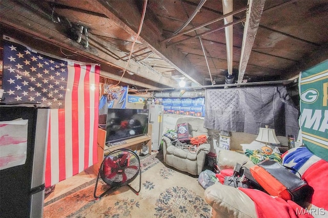 110 S Oak St, Rolla, MO 65401 - unfinished basement with water heater