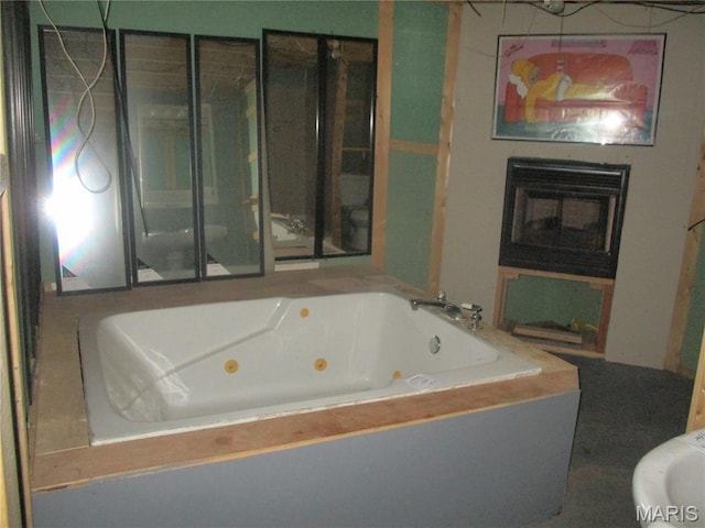 2823 Darwin Ct, Saint Louis, MO 63121 - bathroom featuring a jetted tub