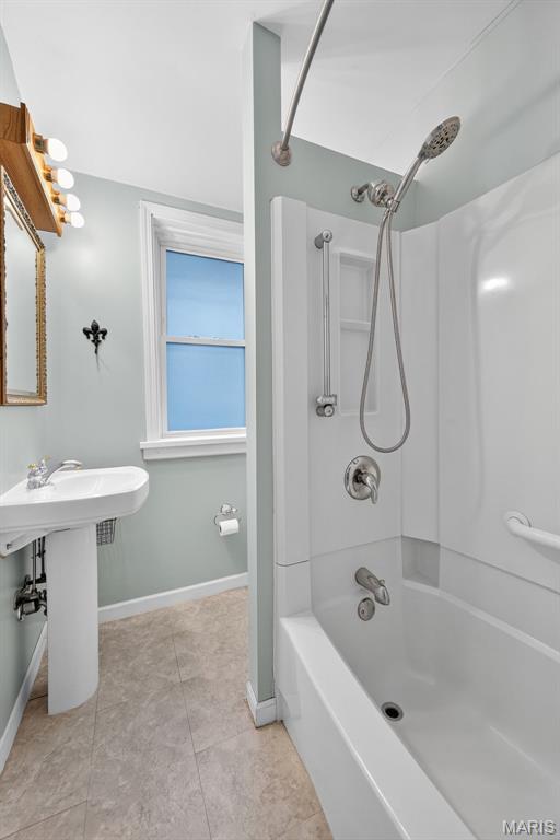 5329 Murdoch Ave, Saint Louis, MO 63109 - photo 26