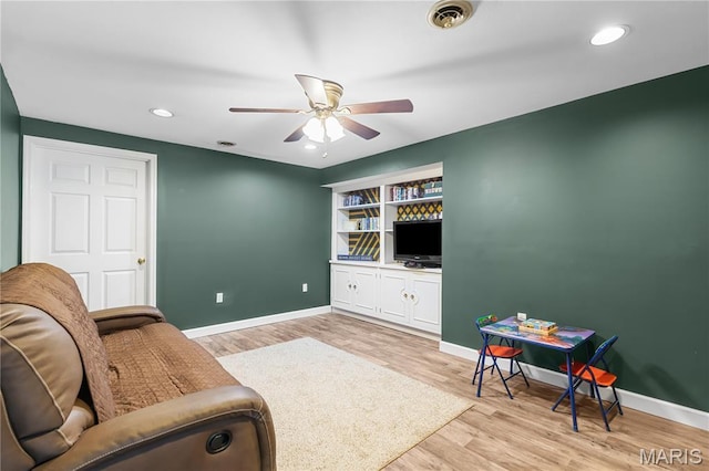4632 Greenore Dr, High Ridge, MO 63049 - living area featuring a ceiling fan, wood finished floors, and recessed lighting